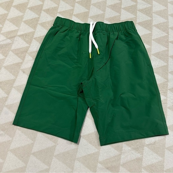 NWOT olivers apparel all over shorts grass green 9.5” inseam - Picture 1 of 2